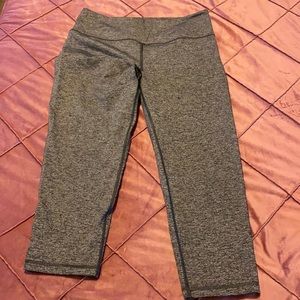 VSX Knockout Capri Leggings